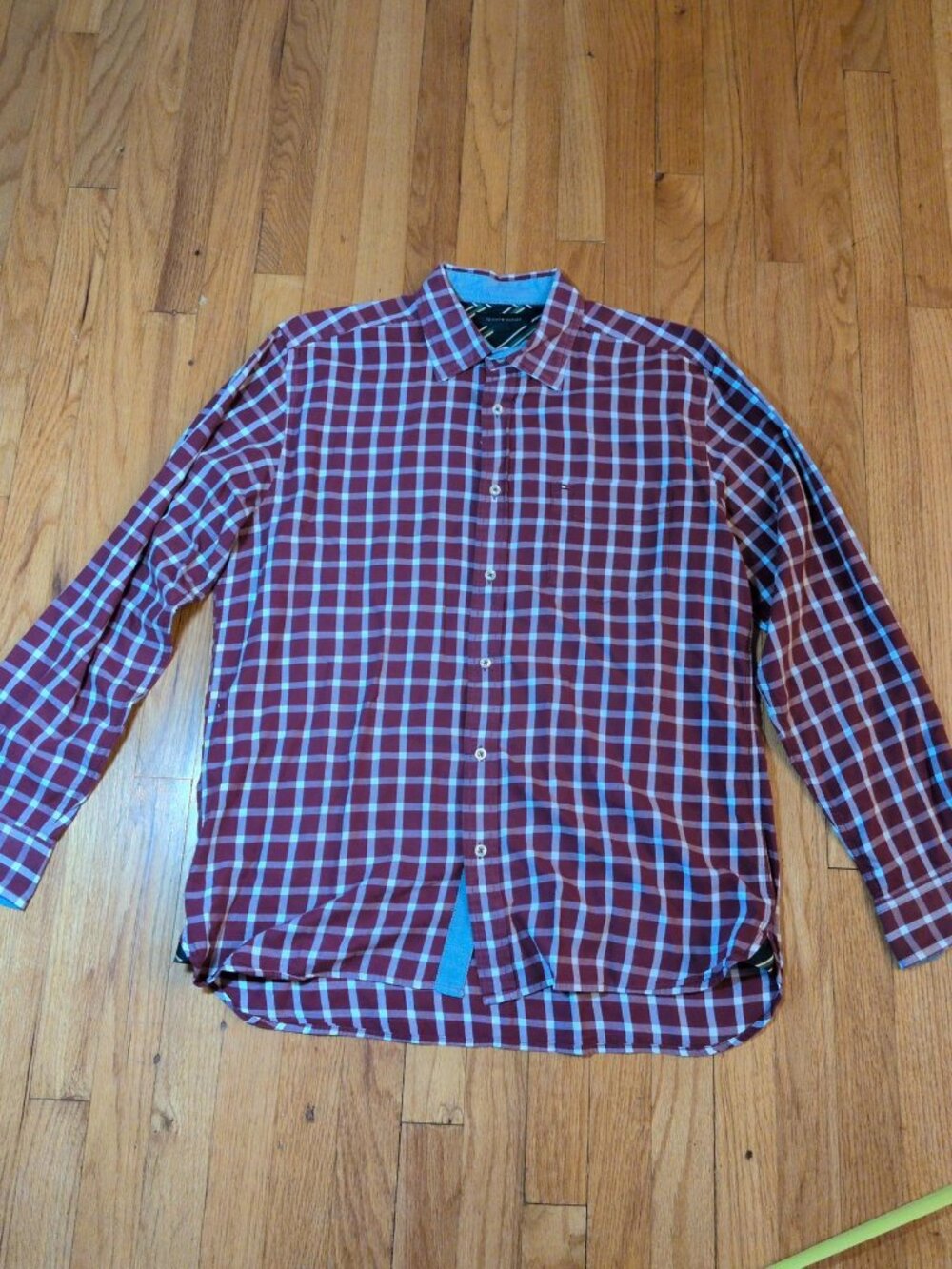 Tommy Hilfiger Men's long sleeve button-front plaid shirt L